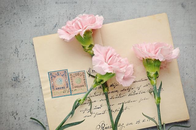 Fold a simple envelope of paper yourself